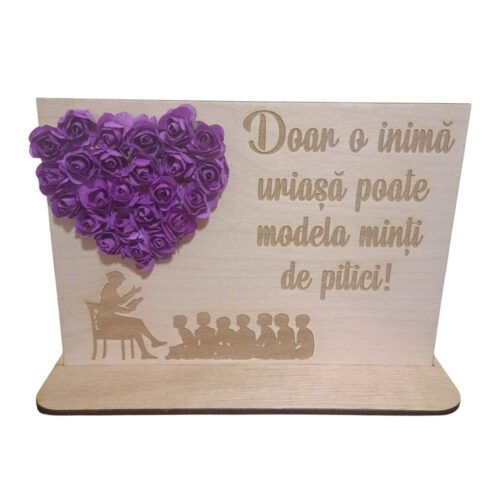 Decorațiune din lemn gravată cu mesaj pentru cadru didactic