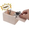 Cutie surpriza cu paianjen, Lemn